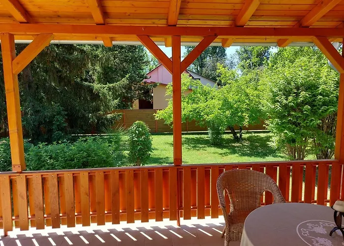 בית נופש Schieszl 3 זמראדי